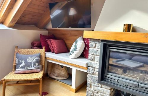 Alt Aneu Apartamento | Àtic de luxe i rústic a Esterri d'Àneu by RURAL D'ÀNEU