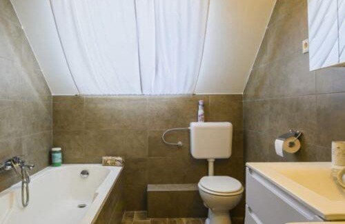Edeleny Apartamento | Édes Udvarház