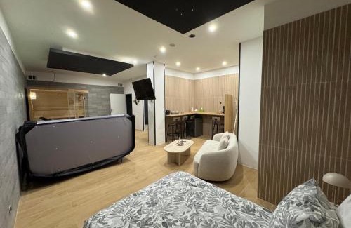 Thiers Cama Y Desayuno | Élégance spa suite