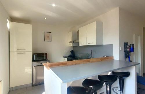 Secteur 3 Apartamento | Élégant 3 Chambres avec Parking