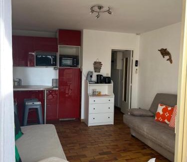 Le Brusc Apartamento | Élégant Studio au calme 2mn mer Wifi Clim Terrasse parking