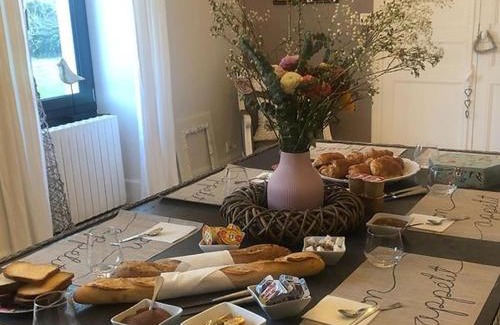 Janville Cama Y Desayuno | Élégante Chambre Rétro-Chic avec Lit King-Size proche commerces et autoroute A10 - FR-1-581-112
