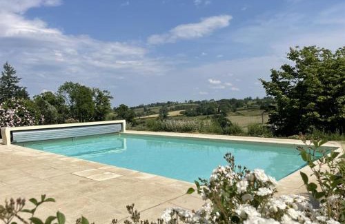 Vernusse Casa | Élégante demeure avec terrasse et animaux admis - FR-1-489-457