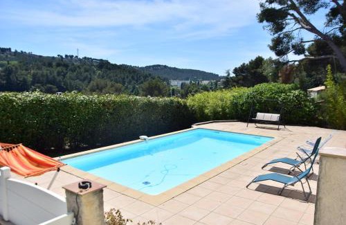 Carnoux-en-Provence Villa | élégante villa avec piscine privée près de cassis