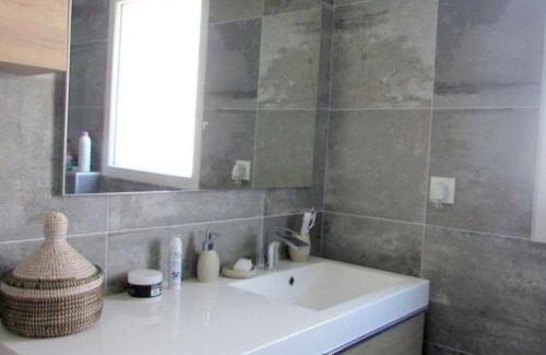 Etel Villa | Étel : Maison moderne 5 pièces avec jardin clos et Wifi - FR-1-479-207