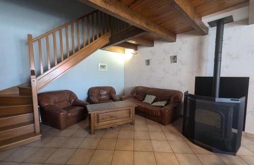 Champigny-sous-Varennes Casa | Évasion champêtre : Maison spacieuse avec terrasse, proche sites historiques et thermes - FR-1-611-2