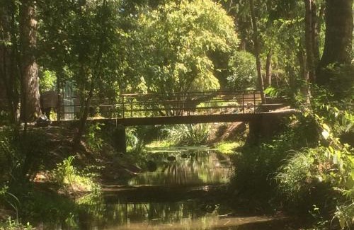 Tauxigny Casa | Évasion champêtre : Gîte enchanteur avec jardin clos, rivière et tout confort près des Châteaux de la Loire. - FR-1-381-506