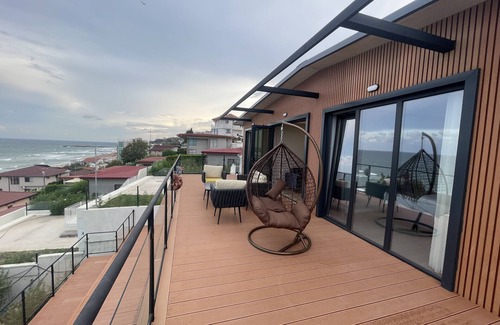 Osenovo Apartamento | Ако искате да се наслаждавате на морските вълни на 1-ва линия на плажа ..