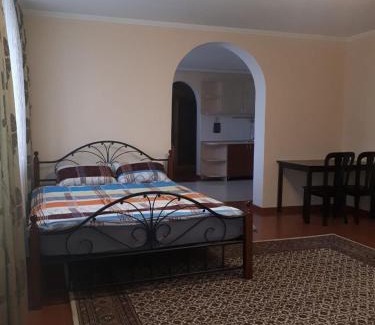 Odessa Apartamento | Апартаменти 100 кв.м на Шота Руставелі