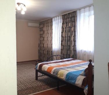 Odessa Apartamento | Апартаменти 100 кв.м на Шота Руставелі