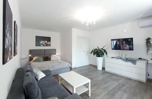 Mykolaiv Apartamento | Біла 1 к Сіті центр 4 поверх ліфт вікна на парк