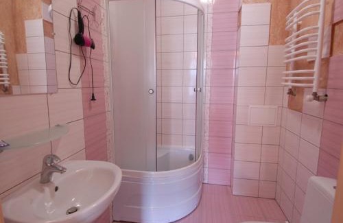Vorokhta Hotel | Готель Добрій
