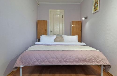 Sukhinovka Apartamento | Двокімнатна квартира біля ТРЦ КИЇВ та Каштанової Алеї Документи для відряджень Мережа AlexApartments Цілодобове безконтатне заселення