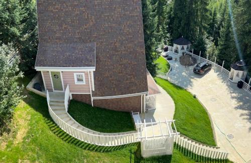 Chornomorsk Apartamento | Двоповерховий апартамент у котеджі FREEMAN-3b з грилем та альтанкою над річкою