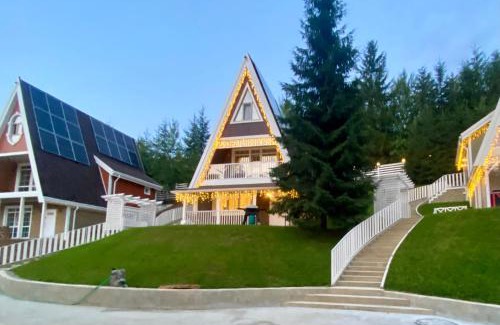 Chornomorsk Apartamento | Двоповерховий апартамент у котеджі FREEMAN-3b з грилем та альтанкою над річкою