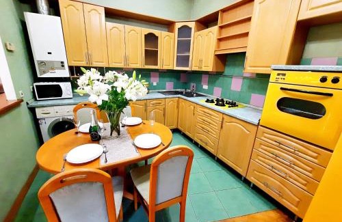 Sukhinovka Apartamento | Дворівнева квартира у центрі біля корпусного парку Мережа Alex Apartments Цілодобове безконтактне заселення Документи для відрядження