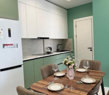 Almaty Apartamento | Двухкомнатная квартира с дизайнерским интерьером и видом на горы