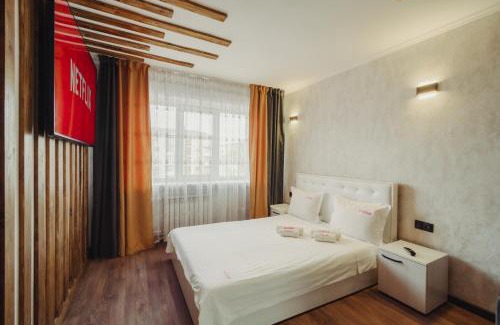 Petropavlovsk Apartamento | Двухкомнатная квартира в центре Versace