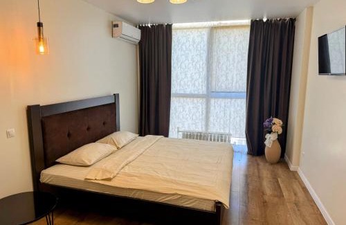 Rivne Apartamento | Дизайнерський ремонт&центр& VIP, ЕЛЕКТРОЗАПРАВКА на території будинку