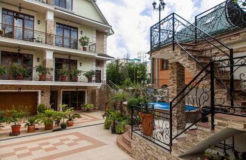 Golubye Dali Casa | "Династия" в Адлере