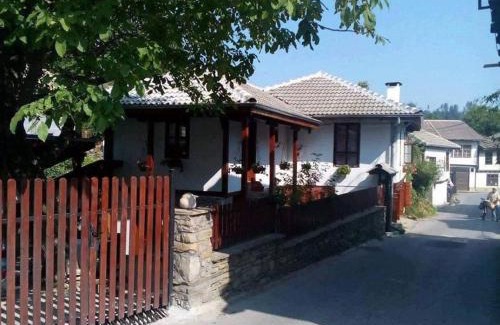 Tryavna Casa | Дядовата къща