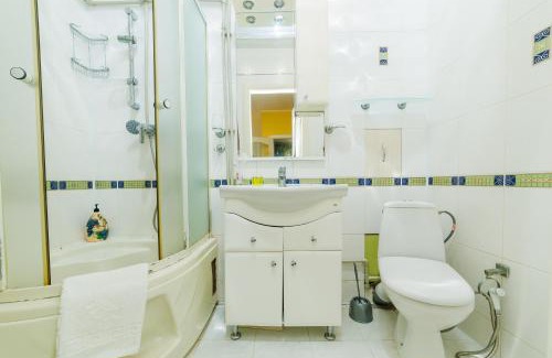 Sukhinovka Apartamento | Квартира Антиквара у центрі Полтави Мережа AlexApartments Документи для відряджень Безконтатне заселення Цілодобово