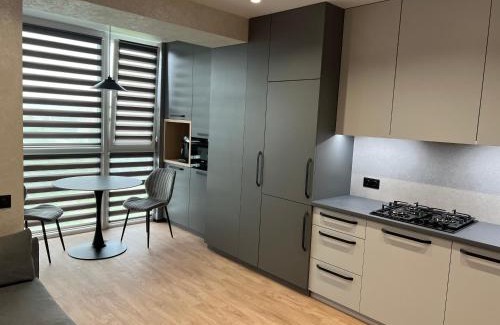 Khmelnitskiy Apartamento | Комфортний люкс з панорамою Netflix