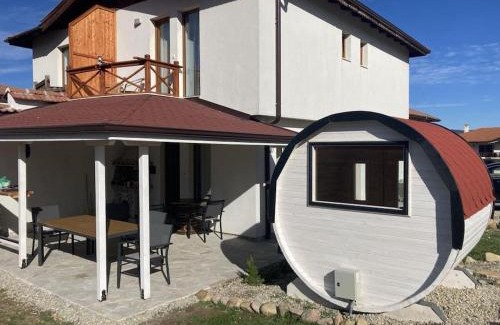 Kostenets Casa | Къща за гости В 12 и 5