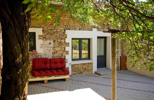 Letnitsa Casa | Къщичка Под шарената сянка