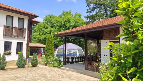 Tryavna Casa | Къщи за гости Тепавица - Pool & Coworking