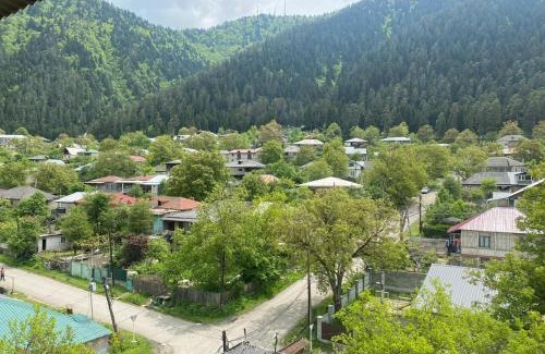 Akhali Ubani Apartamento | Мансарда с верандой