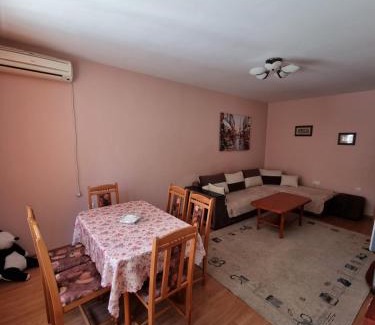 Pomorie Apartamento | Нашето място