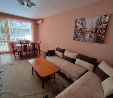 Pomorie Apartamento | Нашето място
