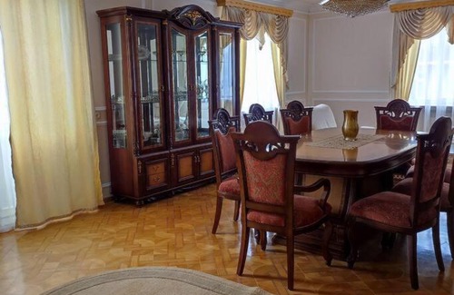 Vanadzor Casa | Нескучный дом, где есть джакузи, красивый парк.