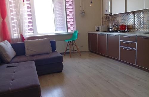 Yuzhne Apartamento | Посуточно возле моря м Южне