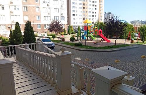 Yuzhne Apartamento | Посуточно возле моря м Южне
