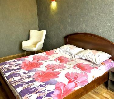 Cherkasy Apartamento | Простора та стильна 2 кімнатна в центрі Черкас на бульварі Шевченко з панорамним видом та СмартТВ! Дві окремі охайні спальні з кондиціонерами,поруч парковка з охороною