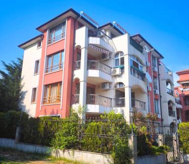 Ravda Apartamento | Светлая квартира на 4 этаже