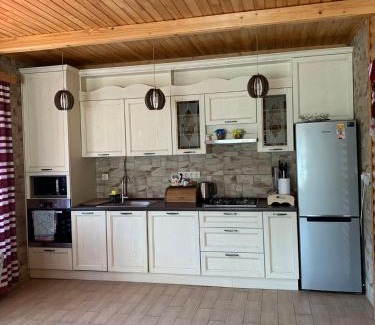 Yaremche Cabina | Світанкове сяйво