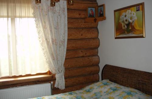 Pochaiv Casa | Смерекова хата