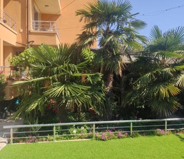 Chernomorets Casa | стаи за гости Левтерови