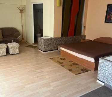 Gabrovo Apartamento | Стаи за гости Първи май