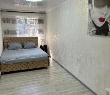 Krivoy Rog Apartamento | Студия 3-х комнатная ул Соборности 42