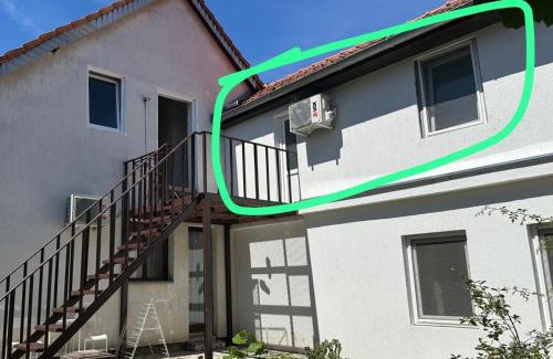 Zrenjanin Apartamento | Сјајни лешник