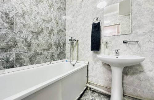 Kaztsik Apartamento | Уют для большой группы путешественников рядом с аэропортом и жд вокзалом