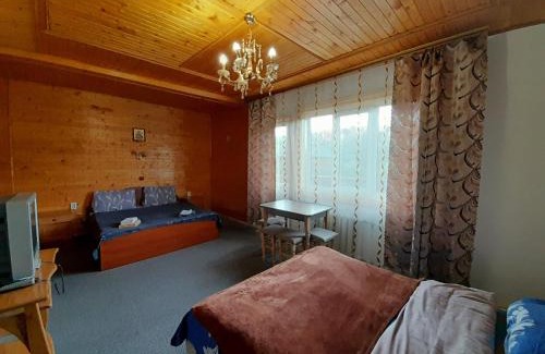 Yaremche Casa | У Тараса і Лесі
