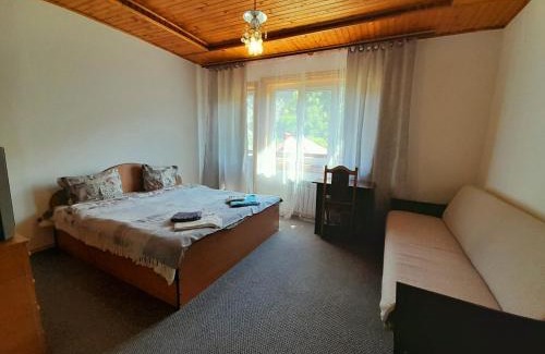 Yaremche Casa | У Тараса і Лесі