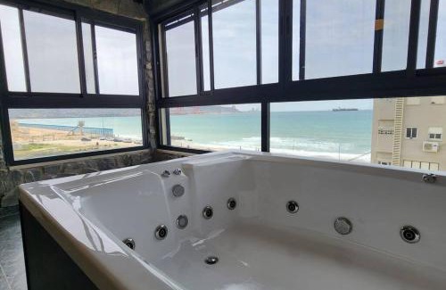 Haifa Apartamento | מבנים בים 75 Suites at sea