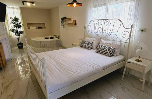 Poriyya Apartamento | נווה שחר- צימר משפחתי מקסים עם ג'קוזי פרטי ובריכה ליד הכנרת