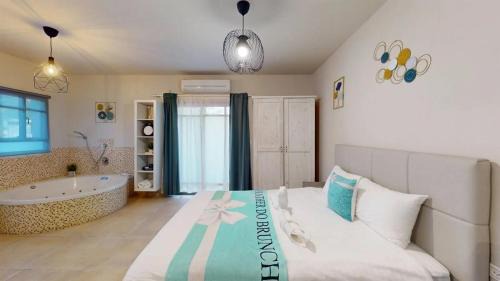 Had Nes Apartamento | סוויטות טיפאני של רשת לב הגולן - 3 סוויטות מדהימות עם בריכה פרטית